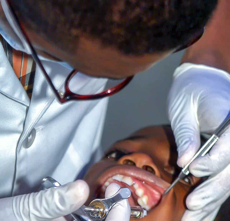 Fast and effective 1-hour teeth whitening service for instant results 